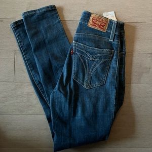 Levi’s Distressed Skinny Jeans
